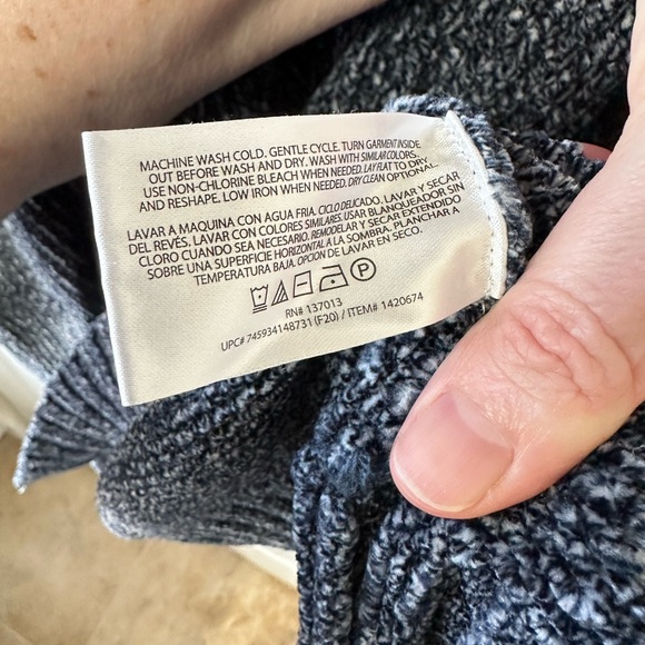 Orvis chunky v-neck sweater - Picture 3 of 5